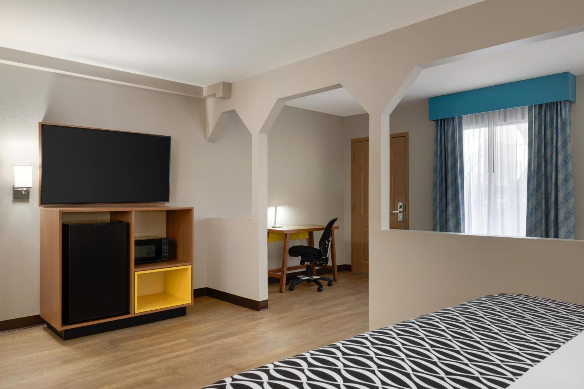 Days By Wyndham Hotel